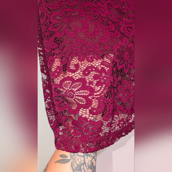 Iz Byer Bordeaux lined floral print scalloped halter coctail dress, Large - Picture 4 of 10